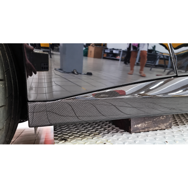Ferrari GTC4Lusso / T carbon rocker panel side skirts