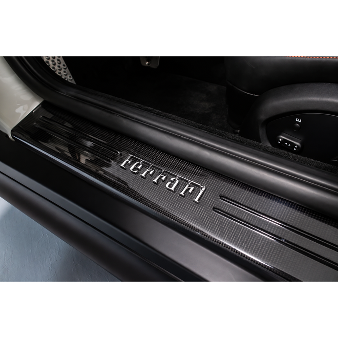 Ferrari 812 Superfast / GTS / Competizione battitacco in carbonio