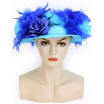 Organza hoed blauw met boa en bloemen