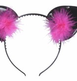 Oren katje met veren