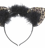 Oren luipaard met steentjes en veren