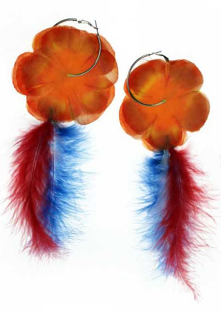 Oorringen oranje bloem met veren afbeelding