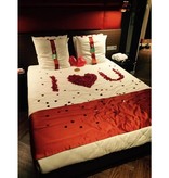 Luxe donkerrode rozenblaadjes