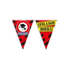 Vlaggenlijn hoera geslaagd