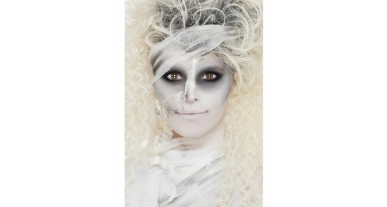 Mummy makeup