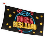 Hoera Geslaagd Vlag Neon 90 x 150 cm