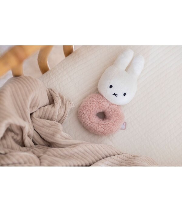 Nijntje Fluffy Rammelaar Roze