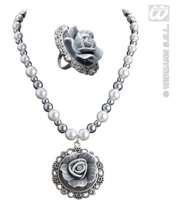 Barok ketting met parels en camee roos