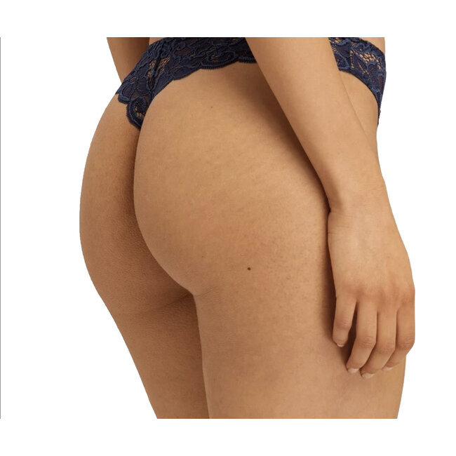 Hanro  Damen Dessous Moments String Spitze schwarz 071507