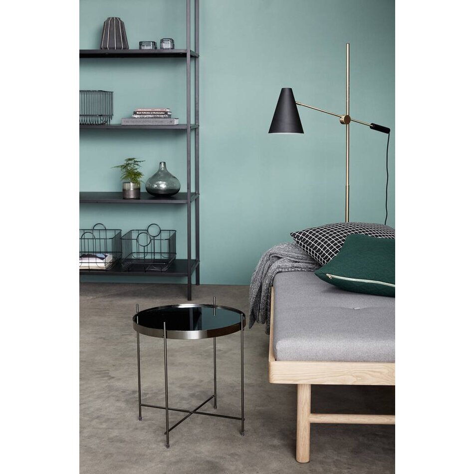 Metalen draadmand met half ronde handvatten