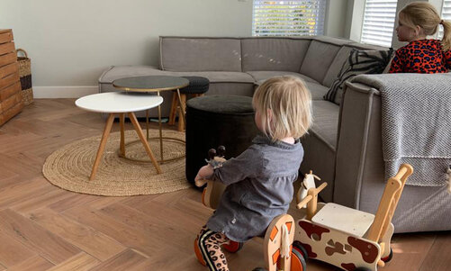 Met z'n allen thuis, even schakelen