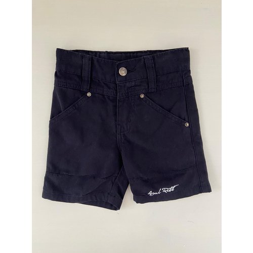 Navy short met witte tekst 