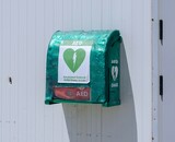 AED tas of wandkast