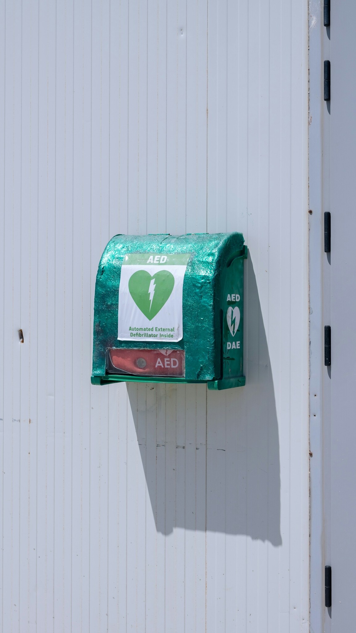 AED tas of wandkast