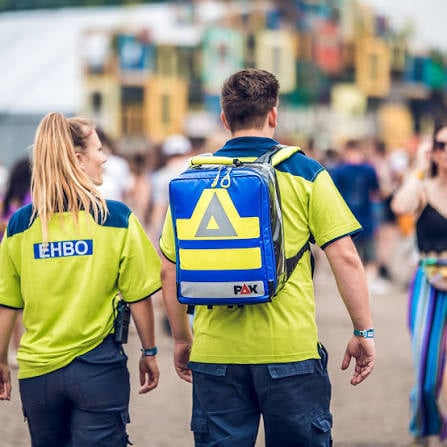 EHBO tas voor evenementen: eisen, logistiek en inzet in de praktijk