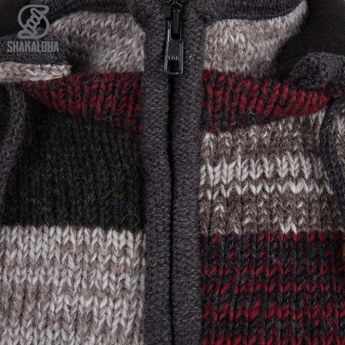 Shakaloha Cardigan en laine tricoté Shakaloha Patch ZH vin rouge gris vert avec doublure en polaire et capuche amovible - Homme/Uni - Fabriqué à la main au Népal à partir de laine de mouton