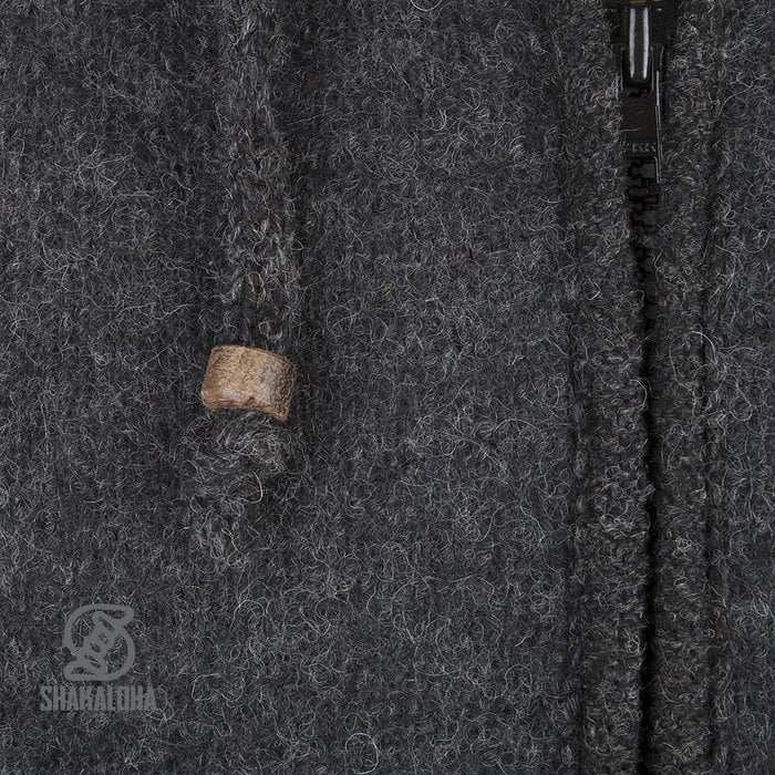 Shakaloha Cardigan en laine tricoté Shakaloha Finn Anthracite avec doublure en polaire et capuche amovible - Homme/Uni - Fabriqué à la main au Népal à partir de laine de mouton