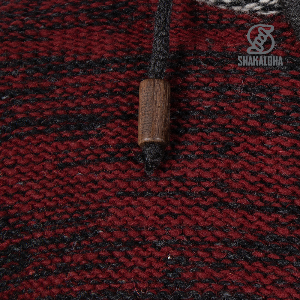 Shakaloha Cardigan en laine tricotée Shakaloha Talbot ZH Wine Red Anthracite avec doublure polaire et capuche amovible - Homme / Uni - Fait à la main au Népal à partir de laine de mouton