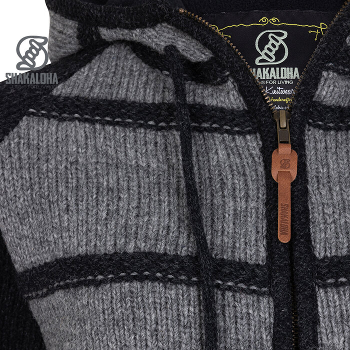 Shakaloha W Itaka GreyAnthracite – cárdigan de punto de lana para mujer con forro polar, cremallera frontal YKK, canesú acolchado en los hombros, bolsillo en el pecho, 2 bolsillos laterales, corte regular.