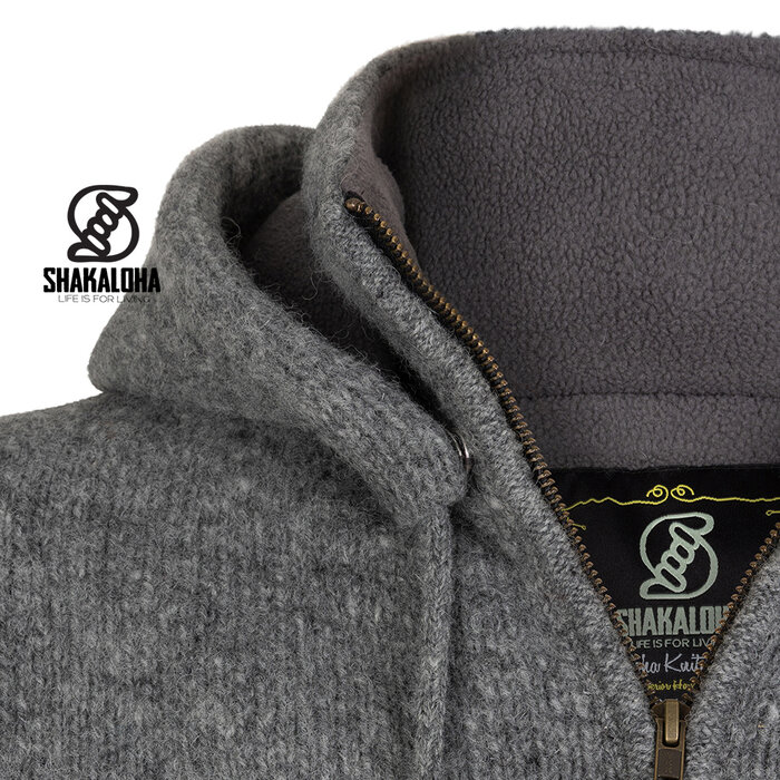 Shakaloha M Tundra Grau/Beige – Herren‐Wolljacke mit Polyesterfleece, YKK Frontzip, abnehmbare Kapuze mit Anti‐Öffnungsknopf, Kängurutasche mit Fleecefutter + innere Brusttasche mit Reißverschluss, 2 Wollkordeln mit Holzringen, graviertes Shakaloha‐Logo, Regular Fi