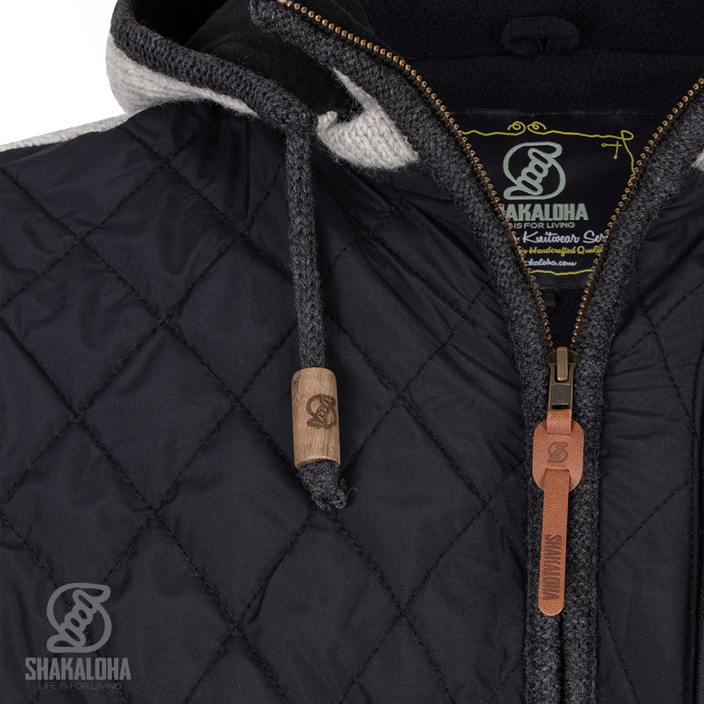 Shakaloha M Trail BeigeBlack – handgebreid wollen heren vest met fleece voering en winddicht borstpaneel (Made in Nepal)