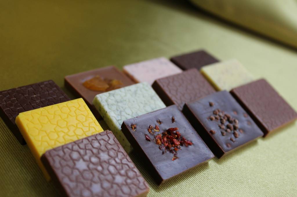 Moorish Collection flat chocolate