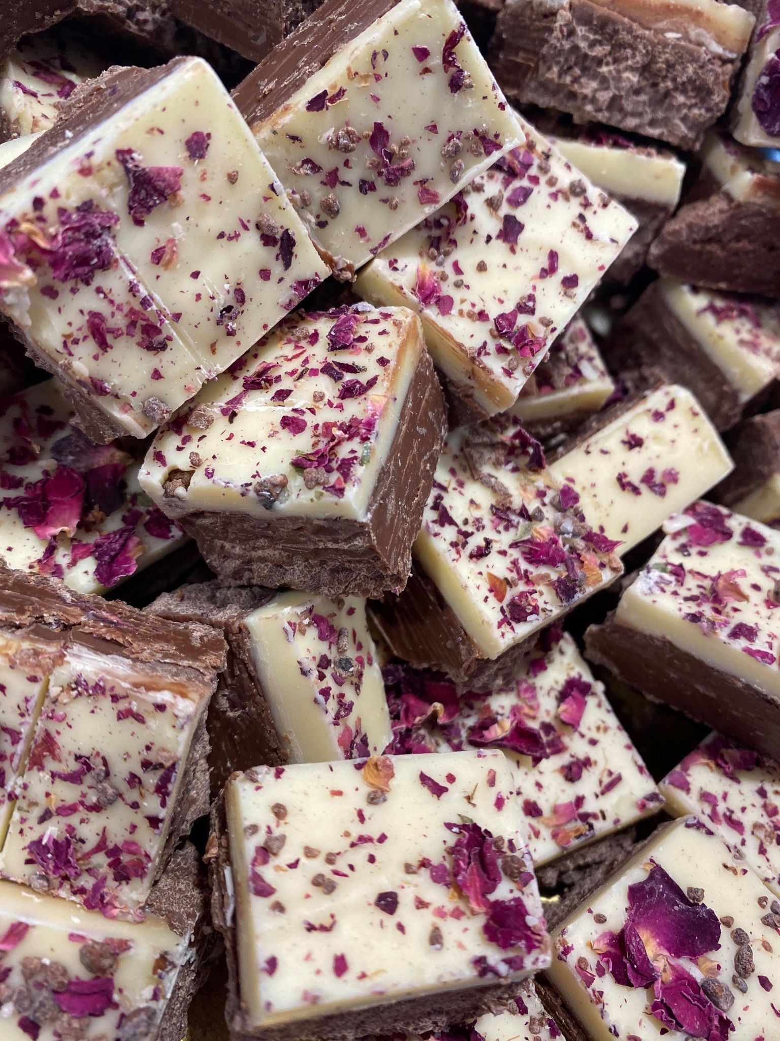 Rose chocolate chunks Safwa