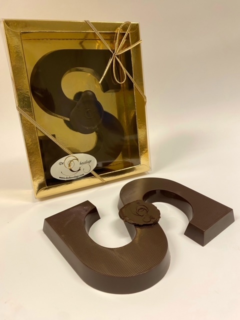 Dark chocolate letter with coffee & crunch