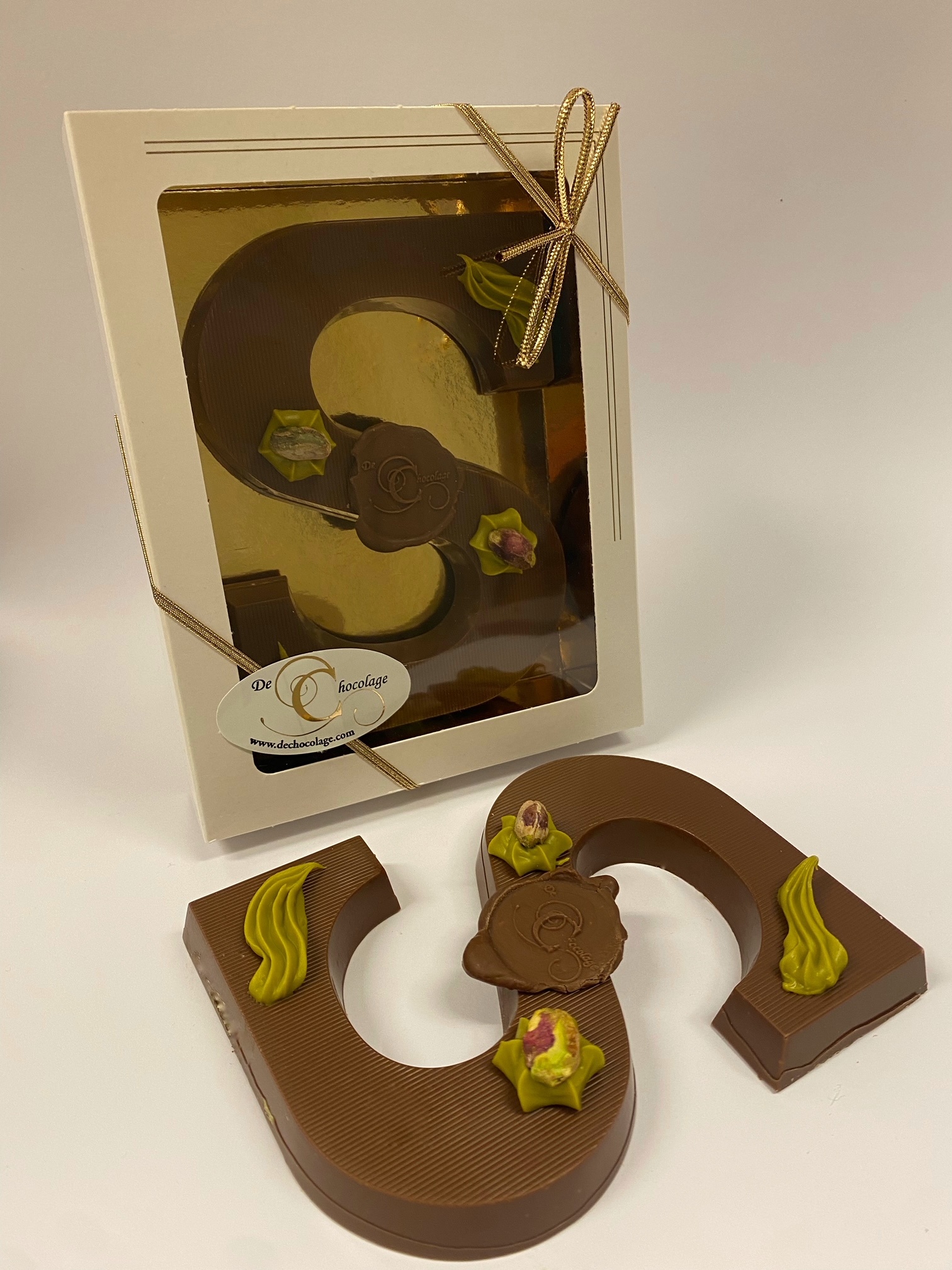 Chocolate letter pistachio kunafa