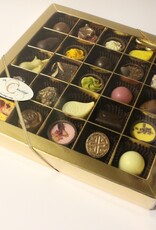Golden window box with 25 exclusive bonbons