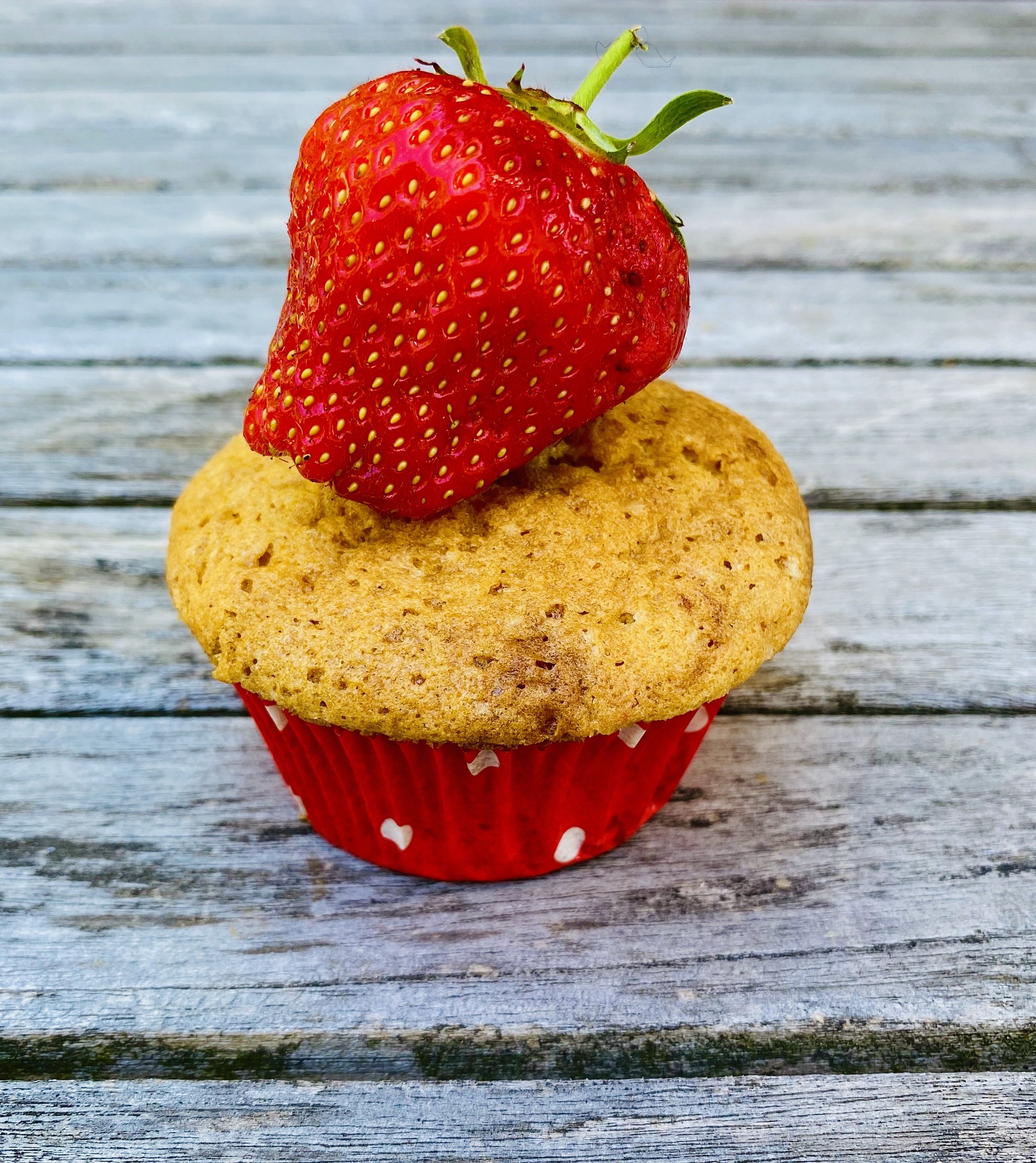 ERDBEER-MUFFINS MIT LUCUMA