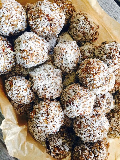 MÜESLI ENERGY BALLS MIT MACA