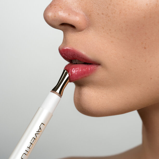 Renewal Adaptive Lip Oil