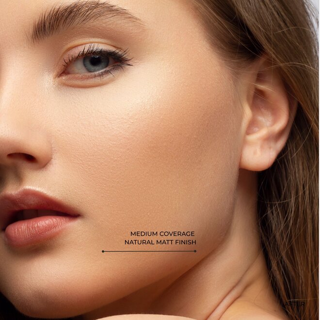 LAVERTU Colour Adapting Foundation Set - With foundation brush, talc-free and enriched with vitamin E.