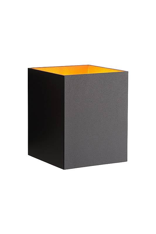 Beschrijven Altijd Herstellen Moderne zwarte wandlamp is de Xera vierkante lamp met goudkleurige  binnenzijde. - Light Collection