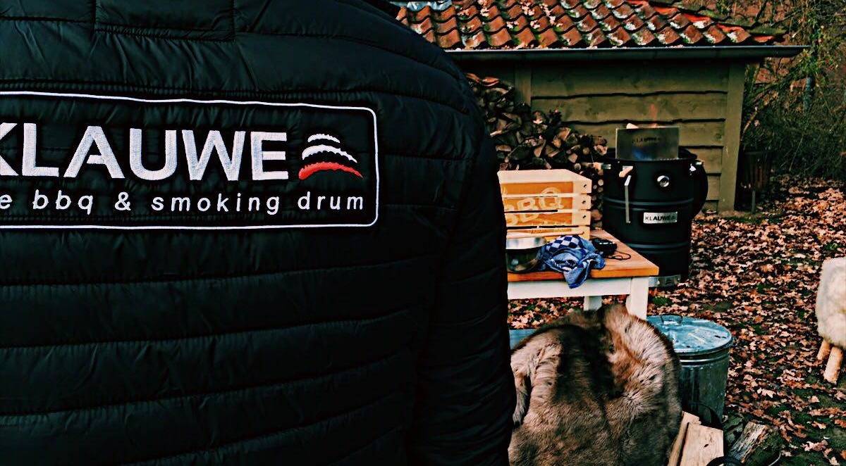 KLAUWE in "Ik bbq voor jou in de kou" op RTL4