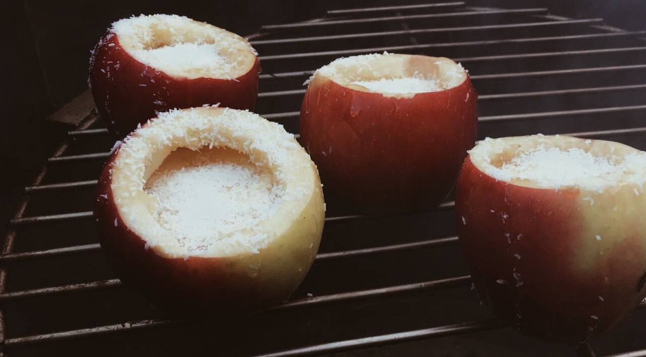 Afterparty? Appeltjes gevuld met rumrozijnen en vanillesaus!