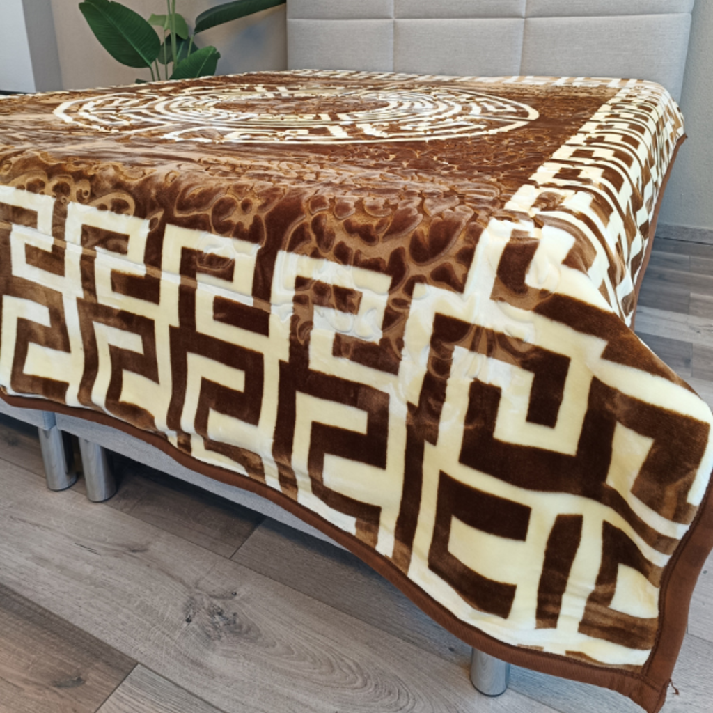 Otsukeori Embossed Velvet Bedsprei Griekse Sleutel | Versace - 200x240 cm - Brown/Creme - Dubbelzijdig!