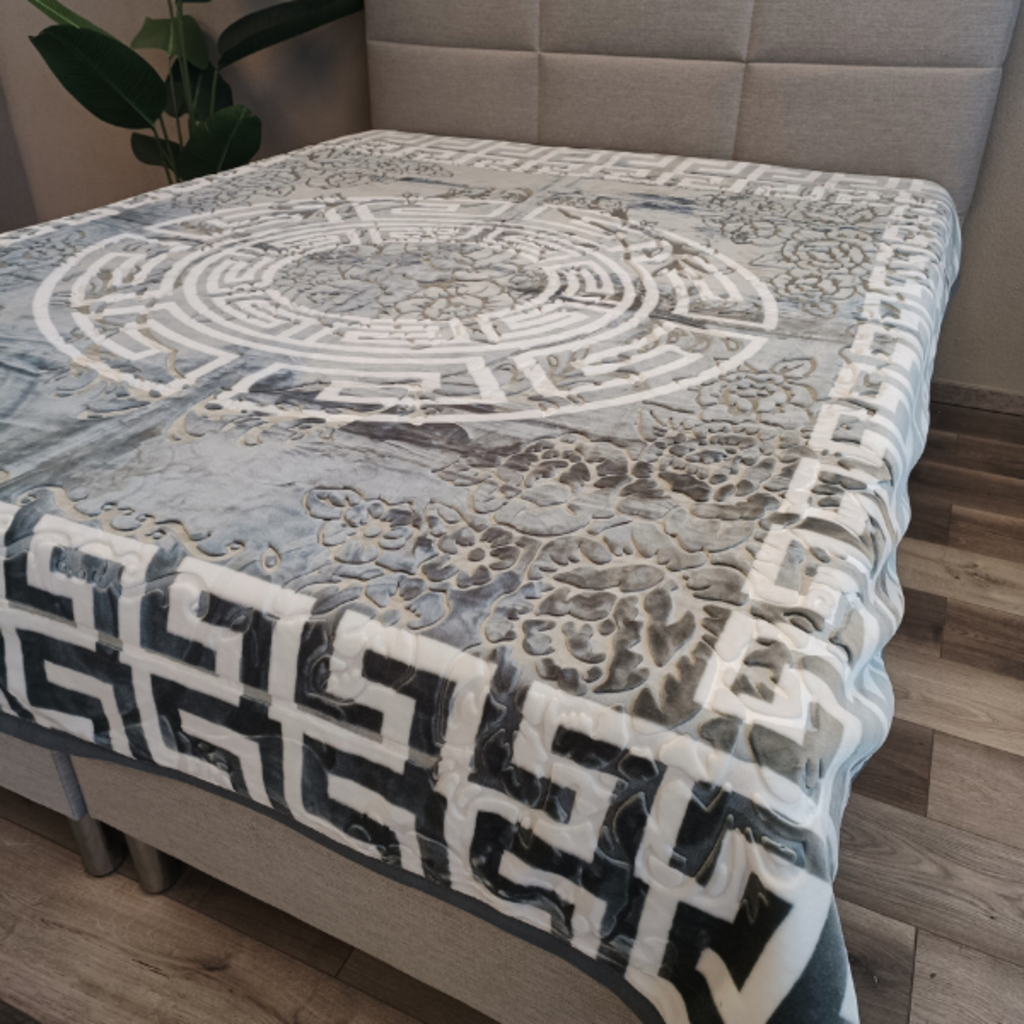 Otsukeori Embossed Velvet Bedsprei Griekse Sleutel | Versace - 200x240 cm - Grey/White - Dubbelzijdig!