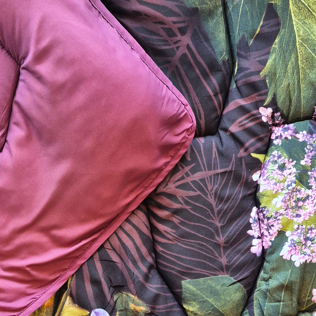 Beau Maison Purple Flowers Kant en Klaar Dekbed / Dekbed Zonder Overtrek / Uni Onderzijde