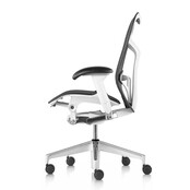 Herman Miller Mirra 2 Graphite - white