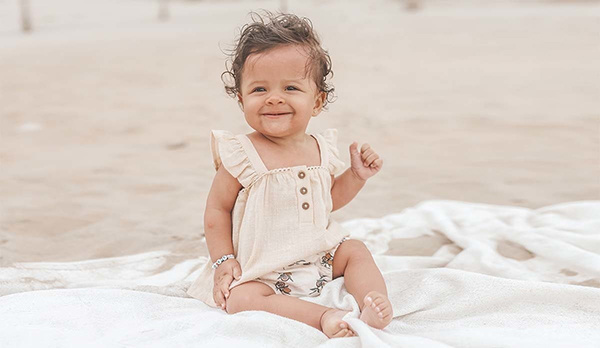 Meisje in een jurkje 