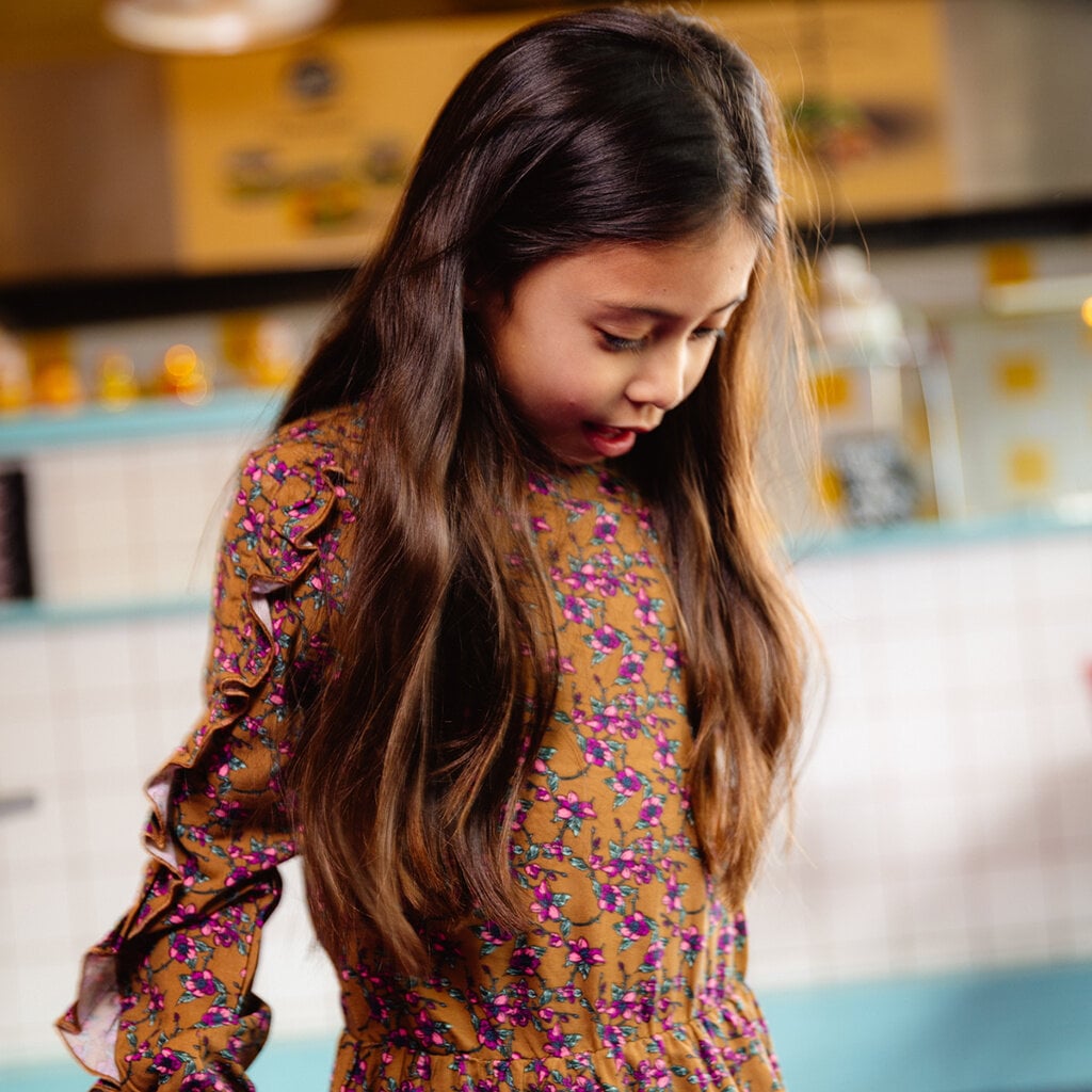 Jurk Aafke (brown almond floral)