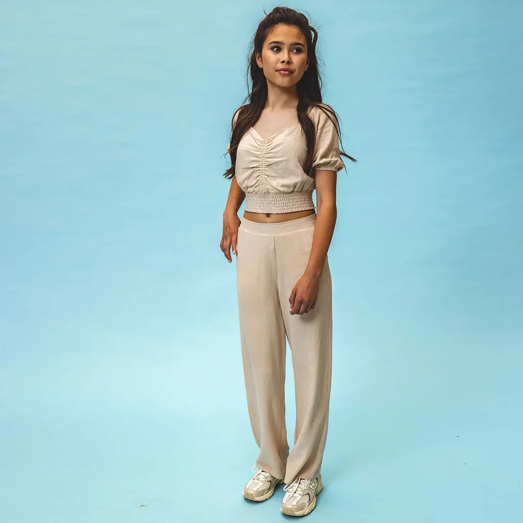 Top (apricot cream)
