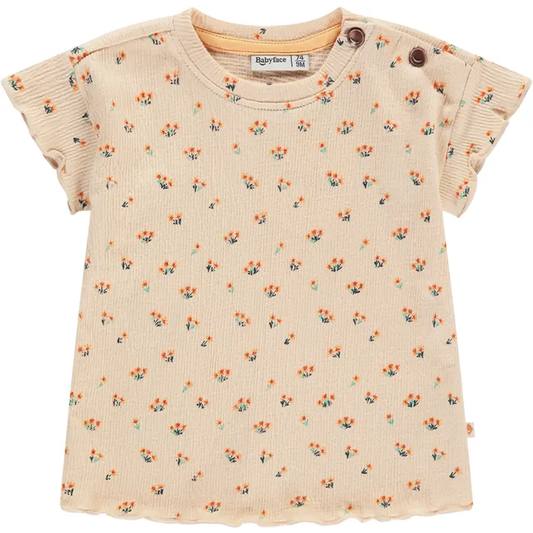 T-shirtje (light orange)