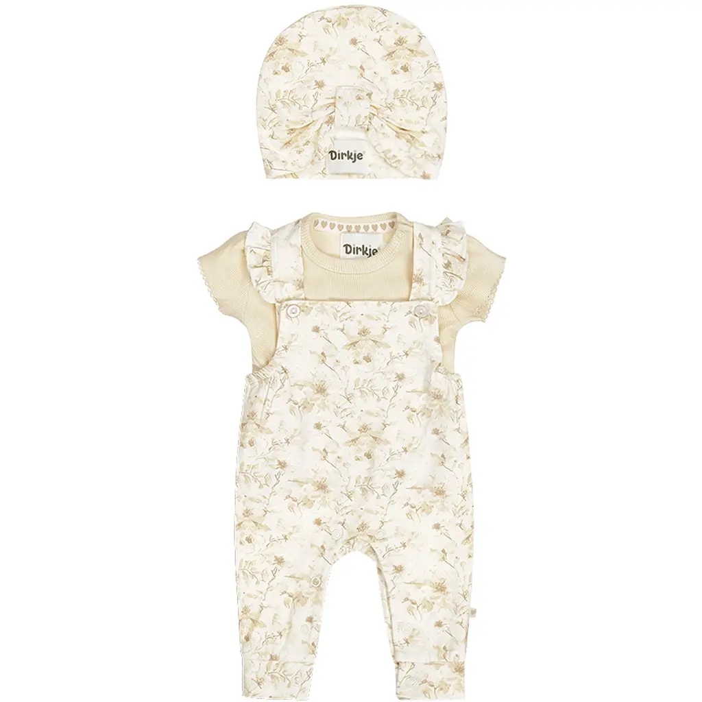 Driedelig setje (off-white) - mutsje; t-shirtje en tuinbroekje