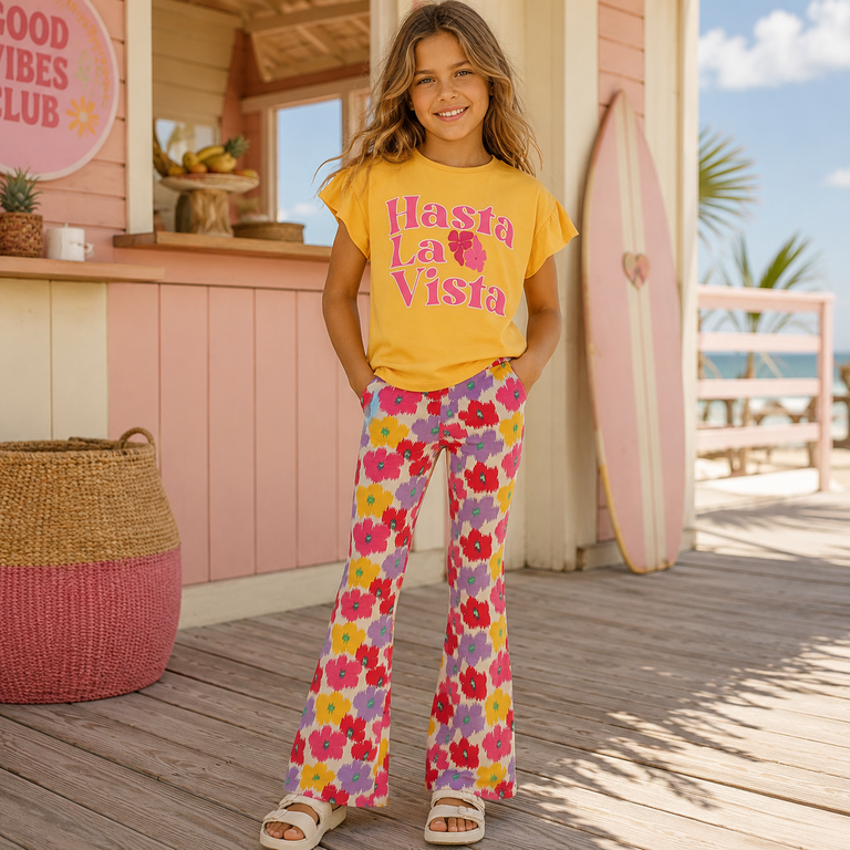 T-shirt (bright yellow)