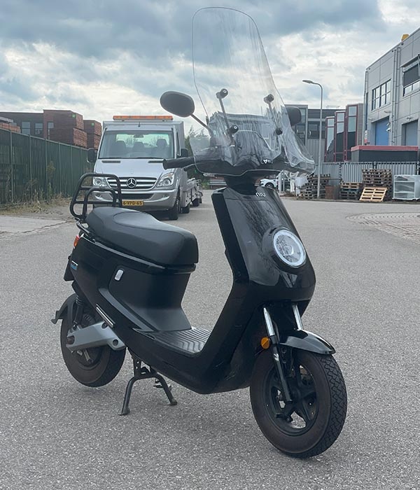 NIU Mqi+ Plus Sport 45km/u Zwart 2021