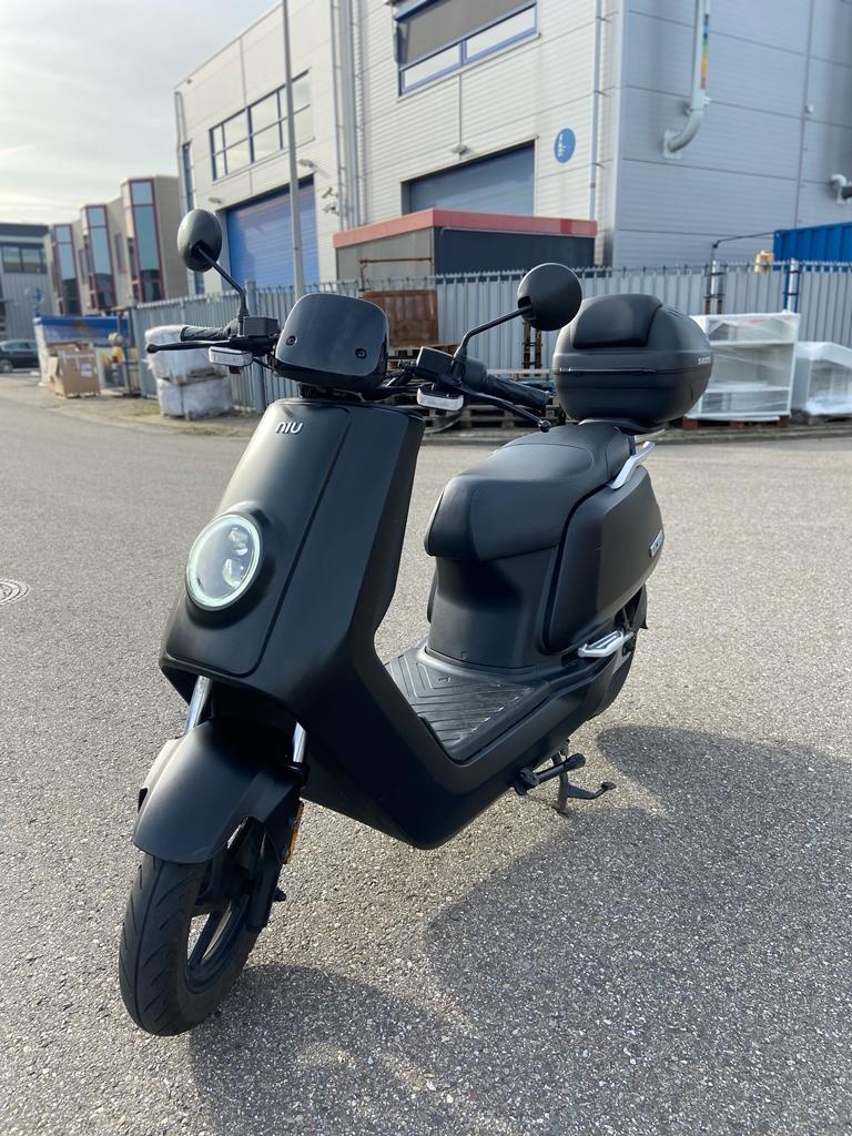 NIU NQI 45KM/U Zwart 2019