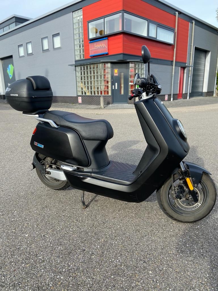 NIU NQI 45KM/U Zwart 2019